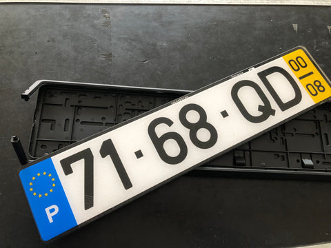 Aro para matricula automóvel rectangular em preto