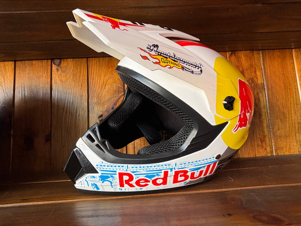 Capacete Red Bull Motocross Bmx Downhill Skate Radical Sports Helmet