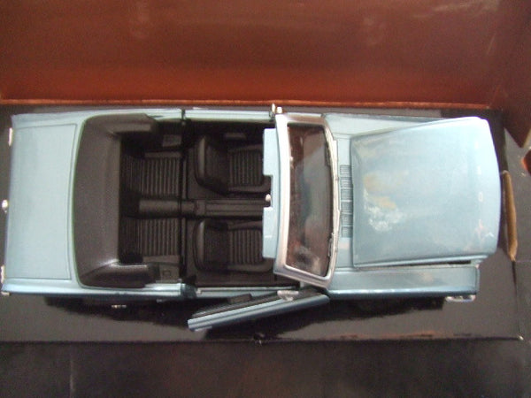 Miniatura 1:24 Ford Mustang 1964 convertible